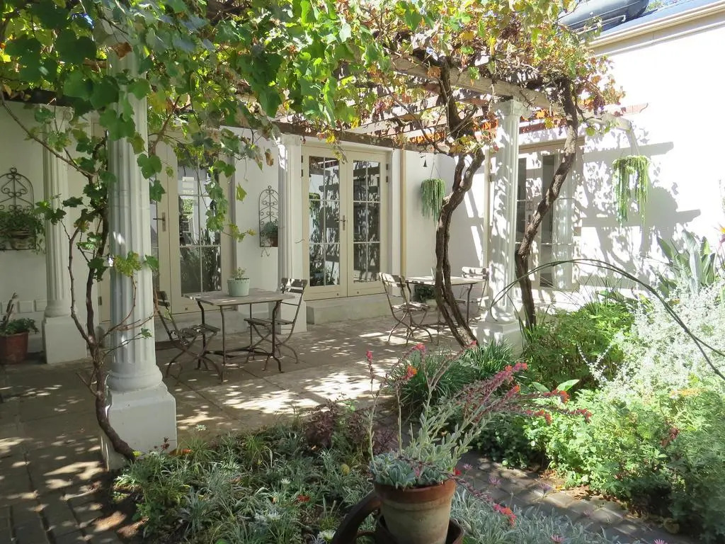 Au Pear Boutique Guesthouse