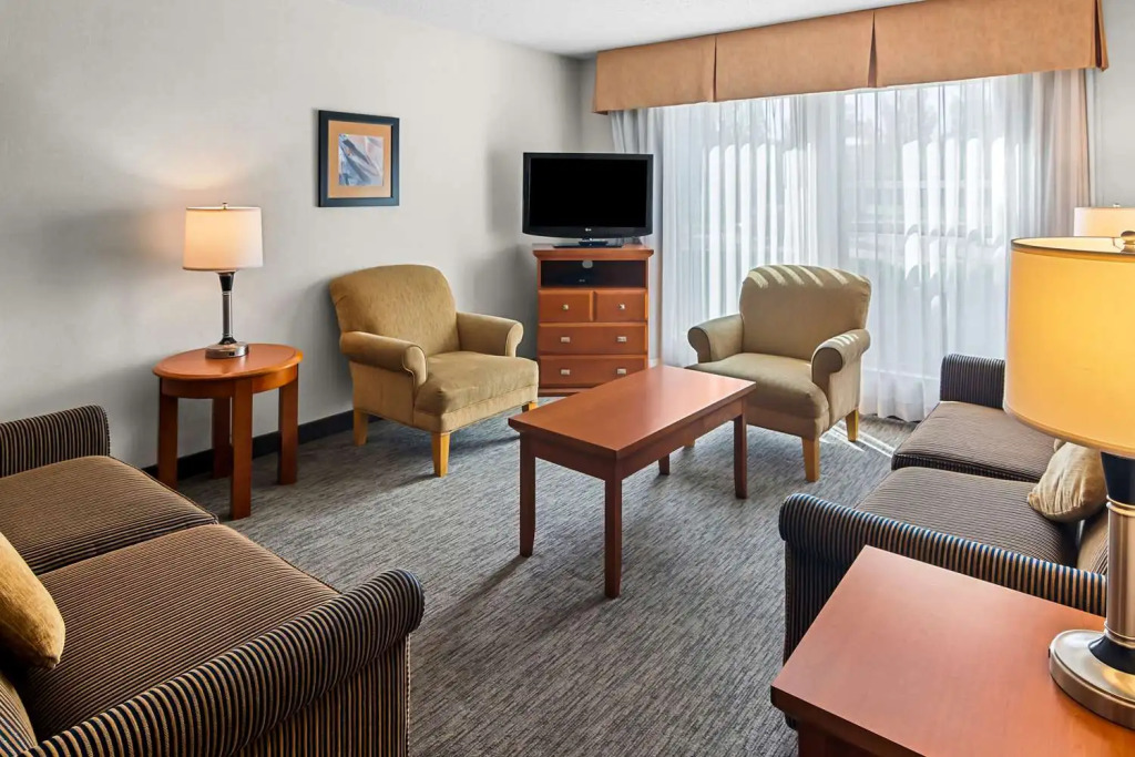 Best Western PLUS Langley Inn