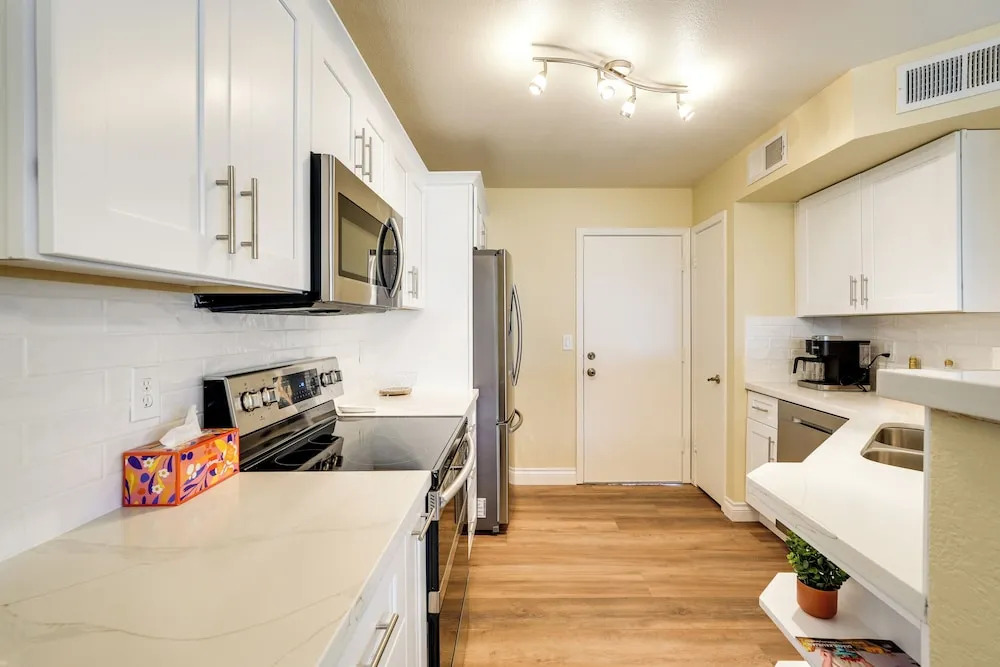 North Phoenix Home! Great Location + Private Patio