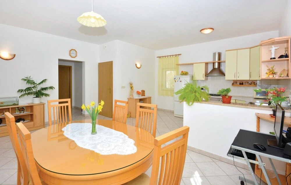 Stunning Home in Dugopolje With Wifi and 4 Bedrooms