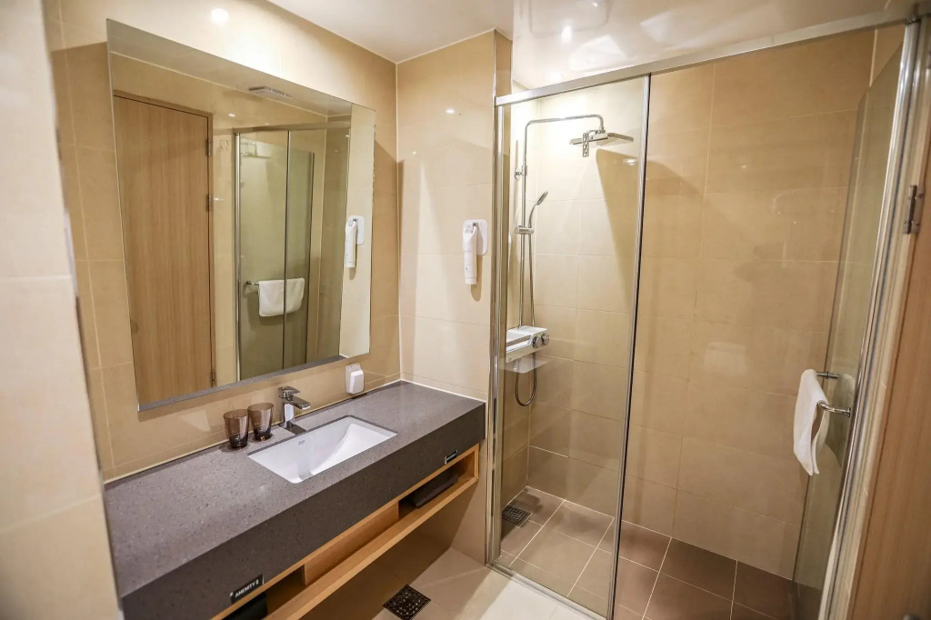 Gwangyang Lacky Hotel