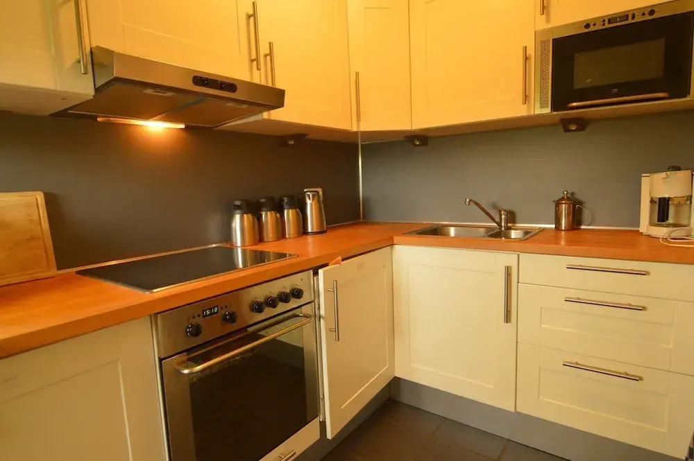 Detached Atmospheric Farmhouse with Large Garden & Privacy near Dalfsen