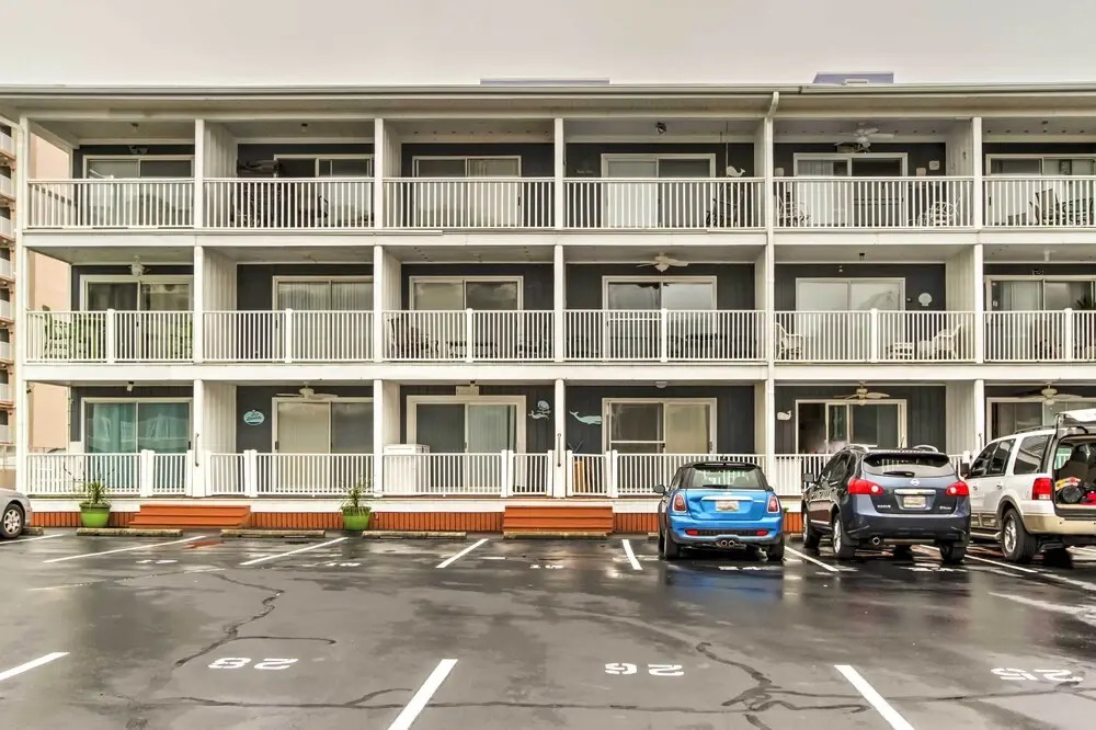 Balcony & Ocean Views: Central Ocean City Condo