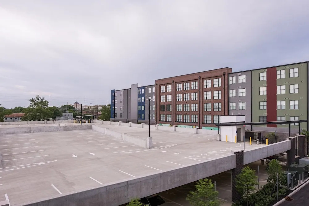 Urban Apartments with Parking Pool Balcony