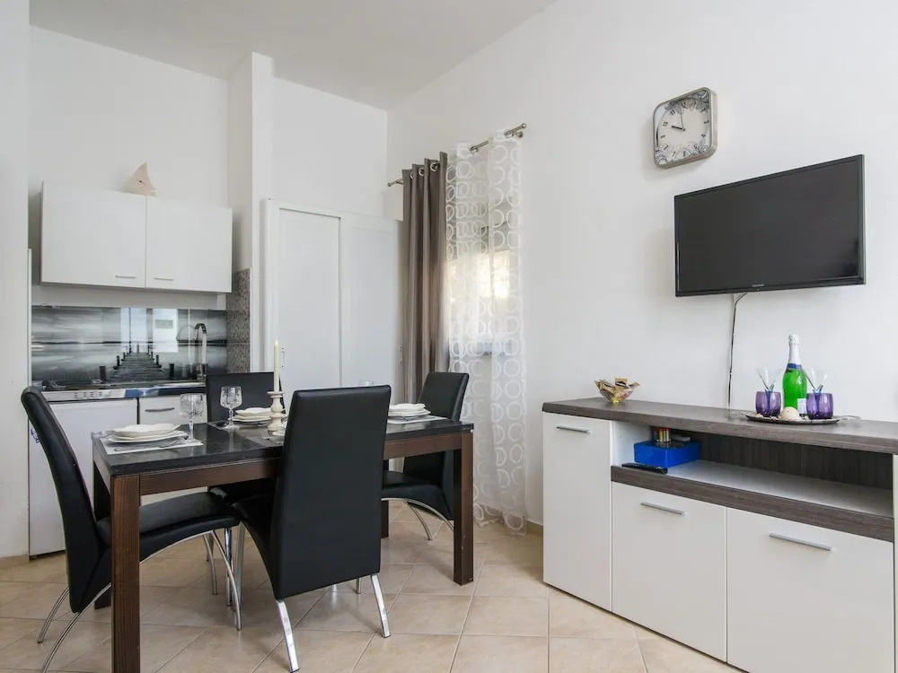 Apartments Adria