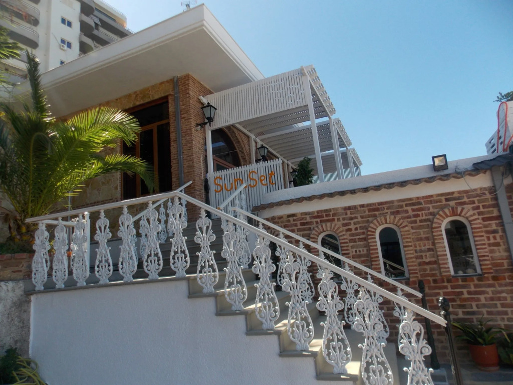 Sunset Suites