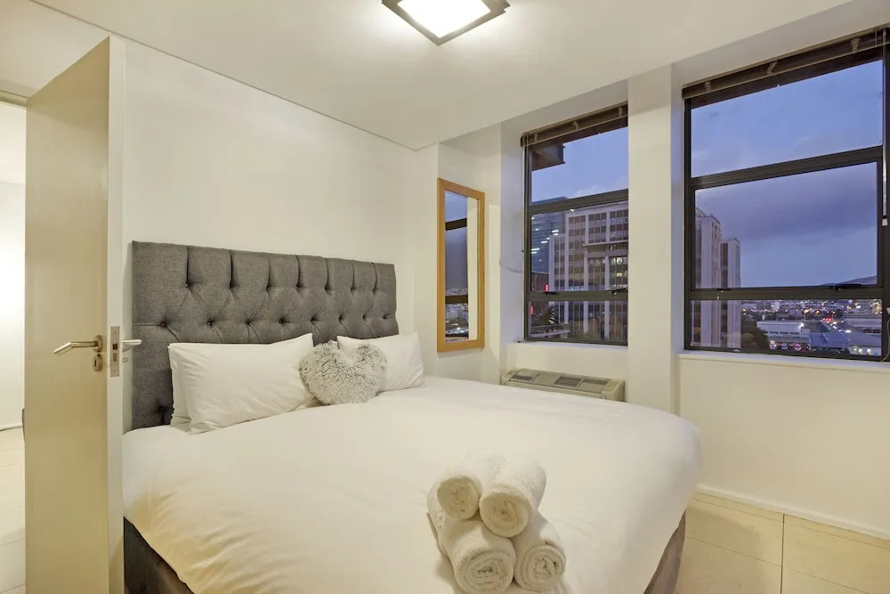 Fountain Suite 906