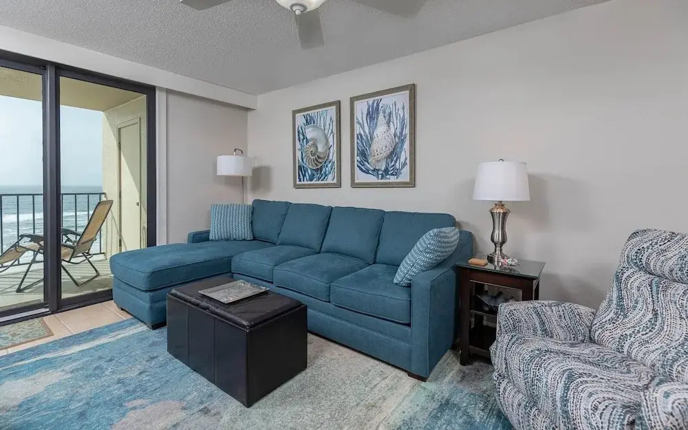 Phoenix I 1067 2 Bedroom Condo