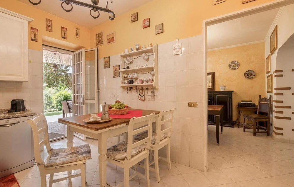 Stunning Home In Roma