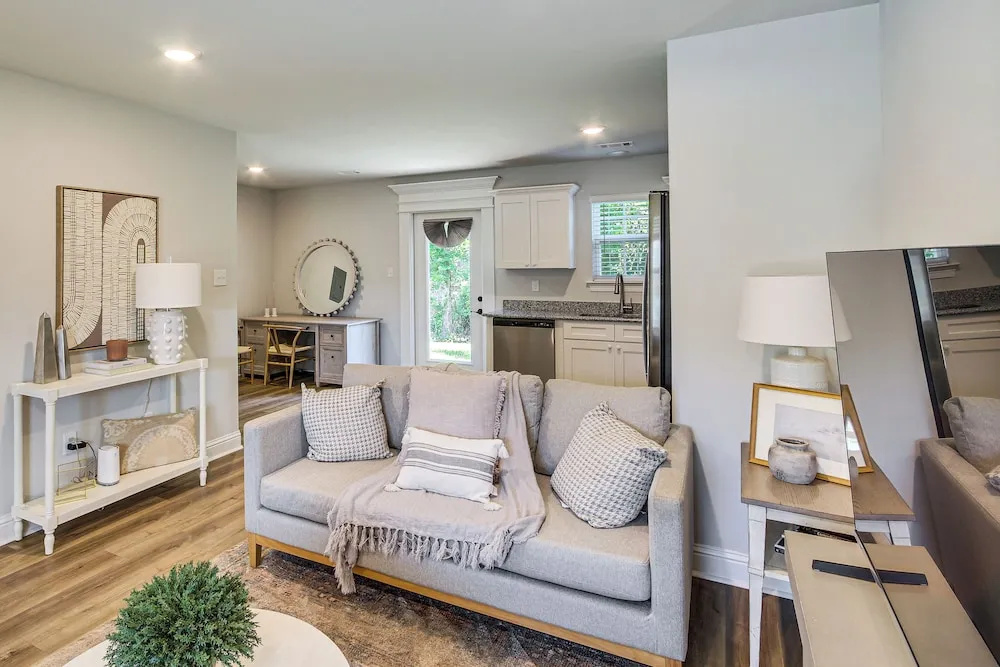 < 1 Mi to Beach! Family-friendly Gulfport Retreat
