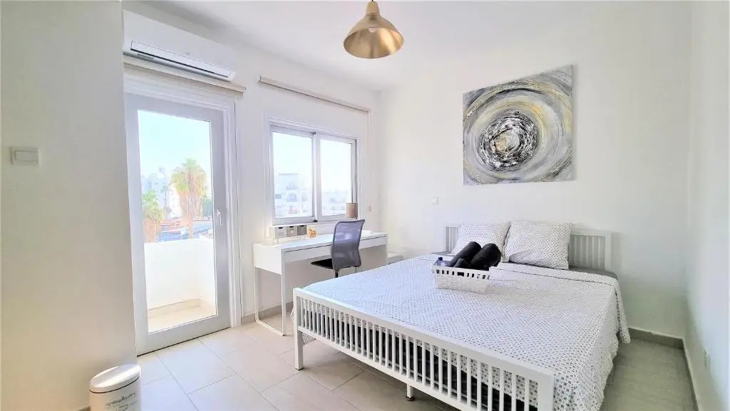 Coastal Getaway: 2 Apartments for up to 14 guests! Light-flooded and Spacious