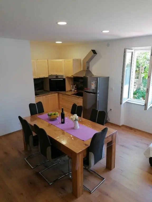 APARTMENT "B" 50 m from the beach