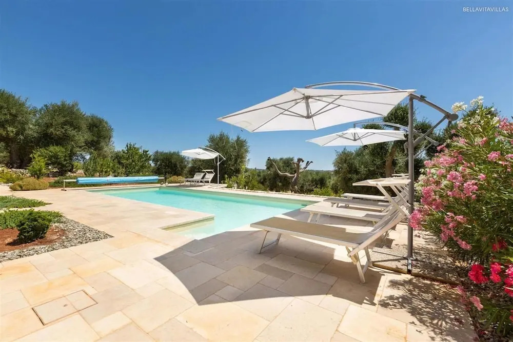 661 Villa con Piscina e Vista Panoramica a Ostuni