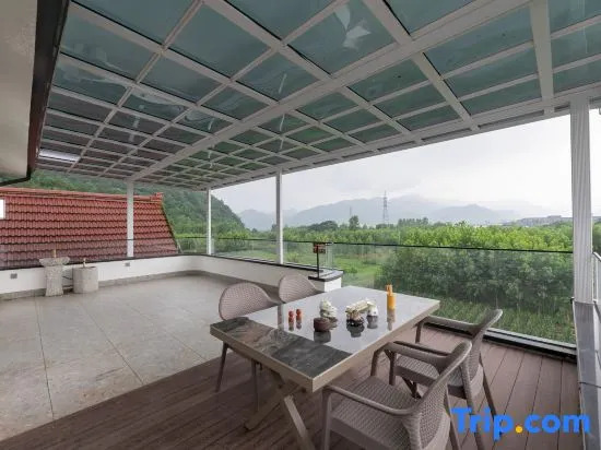 Under Shiziling · Liubai Homestay