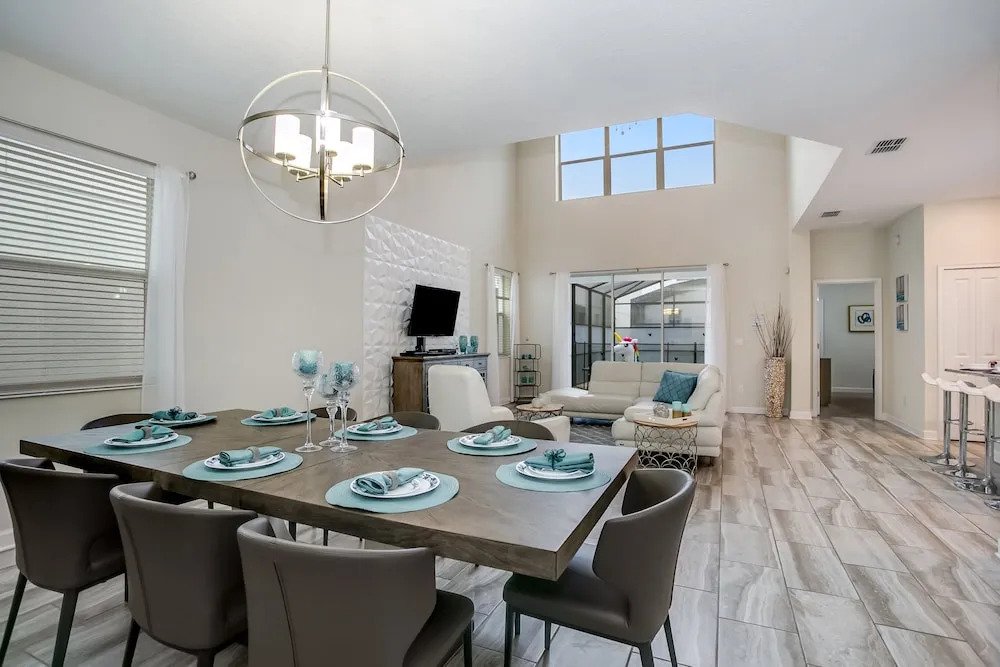 5 Bed 4 Ba Villa with Game Room, Pool & Spa