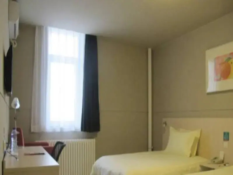 Motel 168 Ji Lin Railway Station Inn