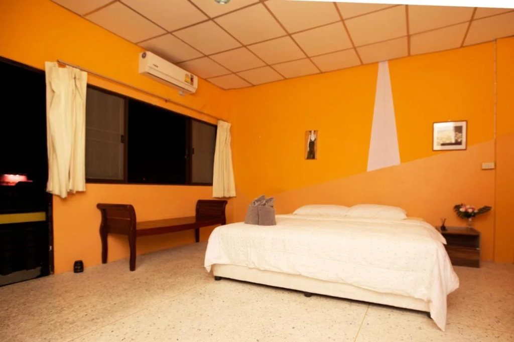 Holiday Phangan - Hostel & Bar