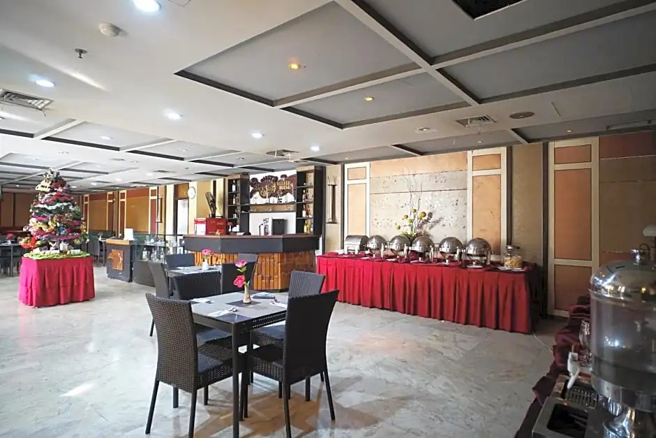 Collection O 1963 Hotel The New Benakutai