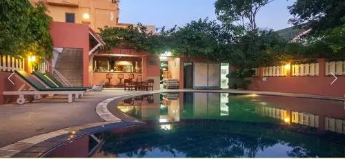 Takiab Beach Pool Villa