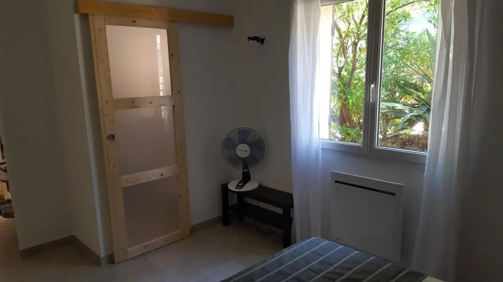 Appartement T2 neuf dans villa avec piscine