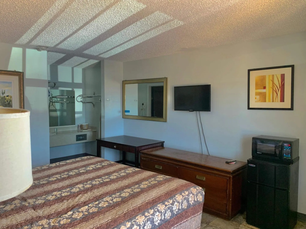 Best Price Motel & Suites