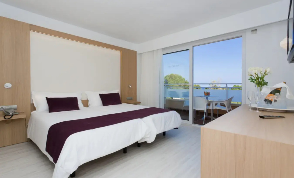 Insotel Cala Mandia Resort
