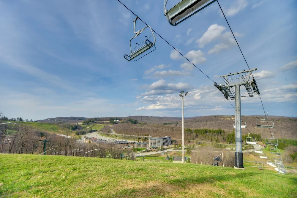 Seven Springs Escape! 2 Connected Ski-in/out Units