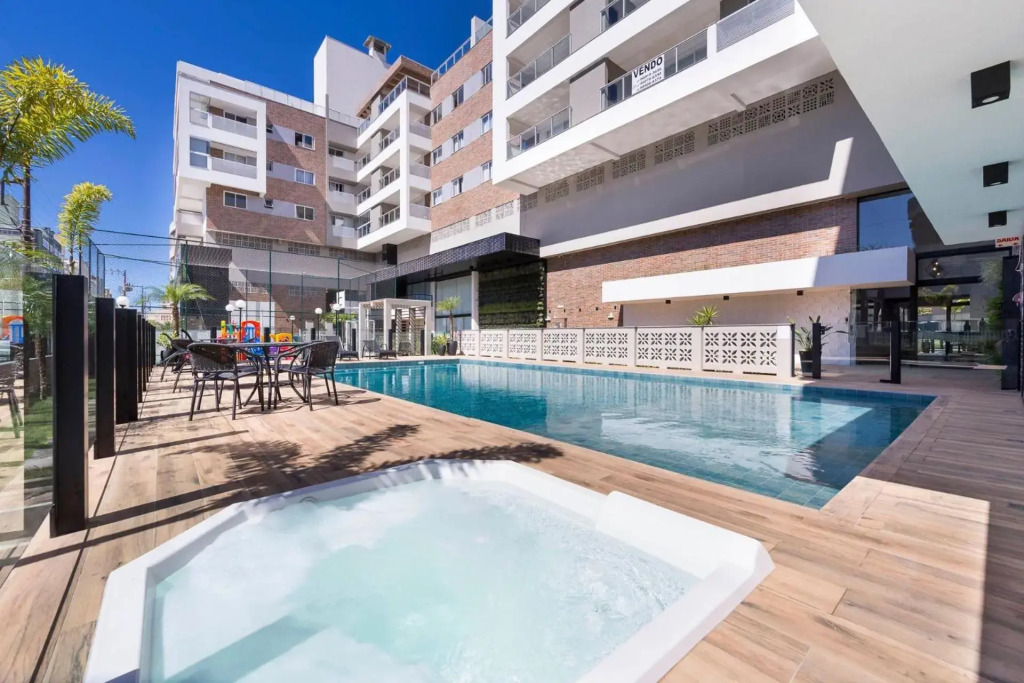Terrazzo 402B - Apartamento 02 suítes - Acomoda até 06 pessoas - À poucos metros da praia de Bombas