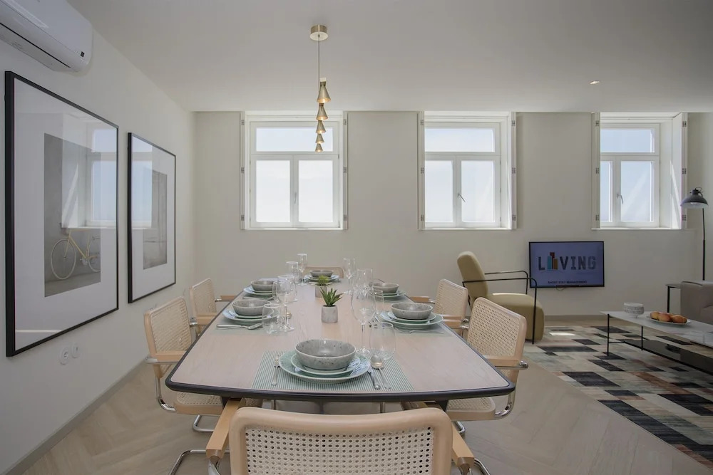 Liiiving - Luxury Beachfront Apartment V