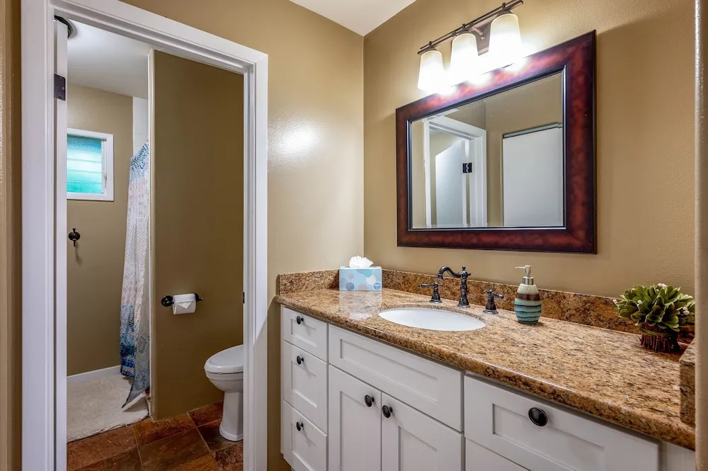 Charming Near The Beach 2 Bedroom Home