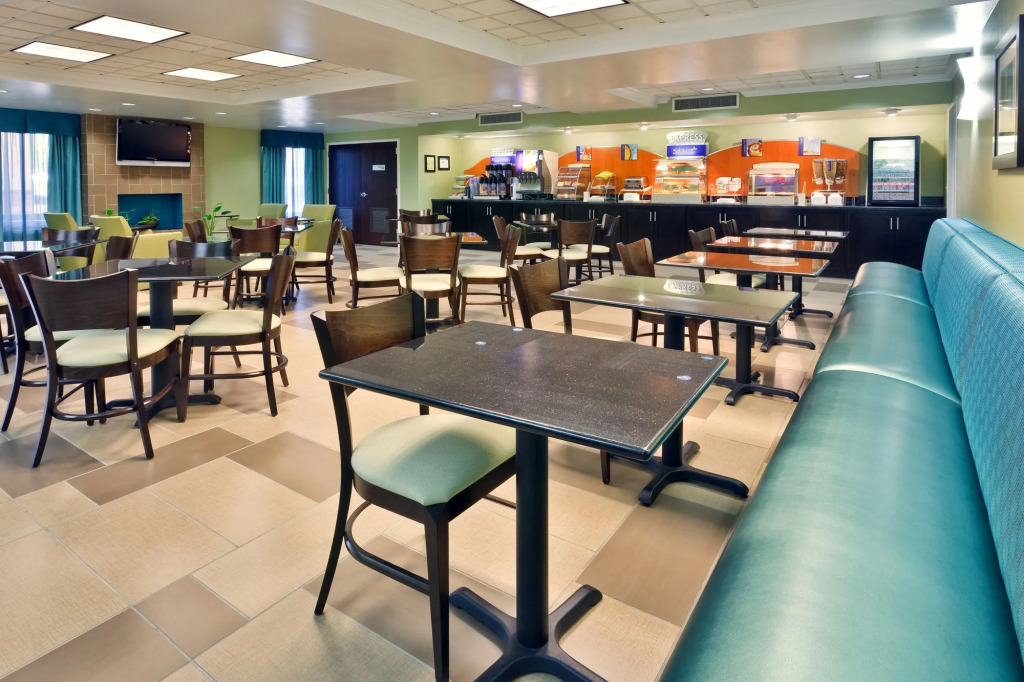 Holiday Inn Express Hotel & Suites Nashville Brentwood 65S