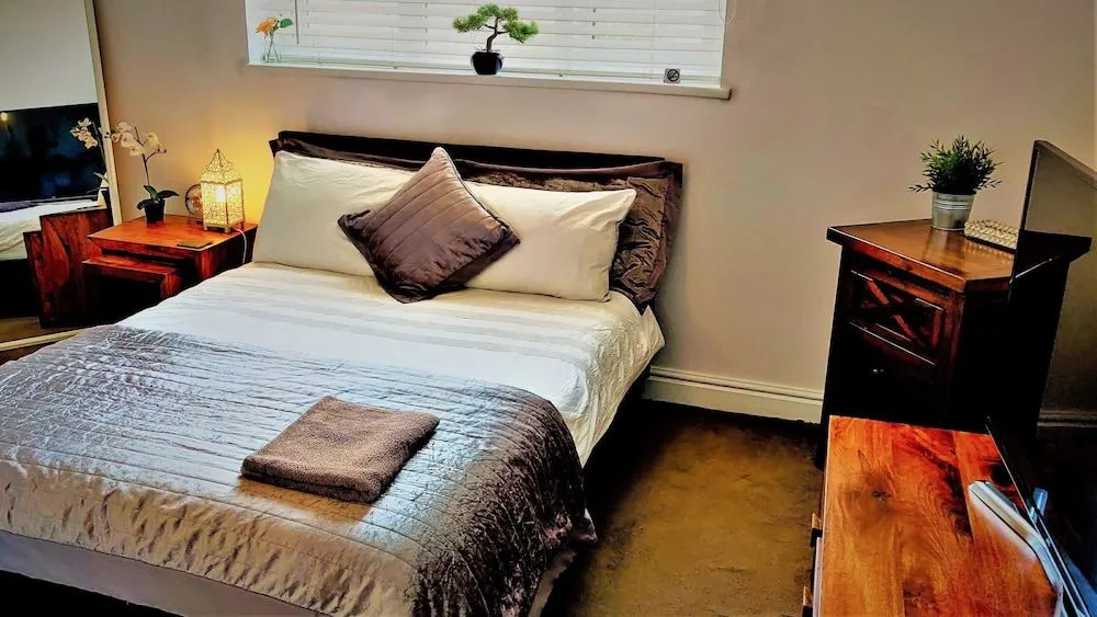 Cosy Bee - Freemantle Solent Lodge