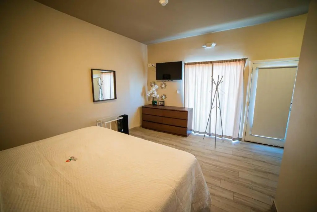 California Comfort & Suites