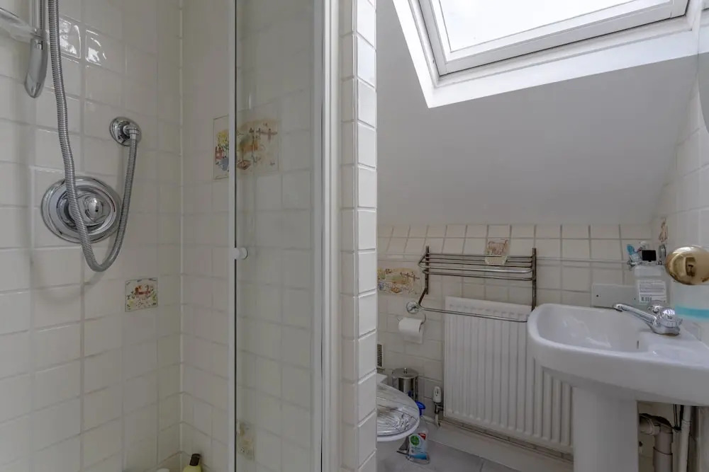 3 Bedroom Family House With Garden