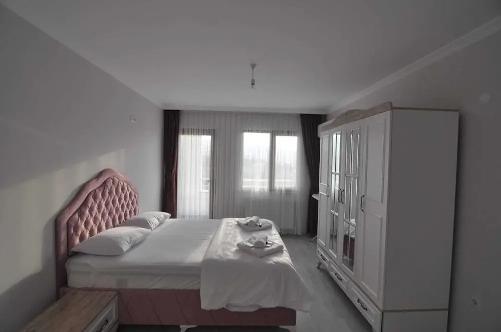 Rosalinda Apartments
