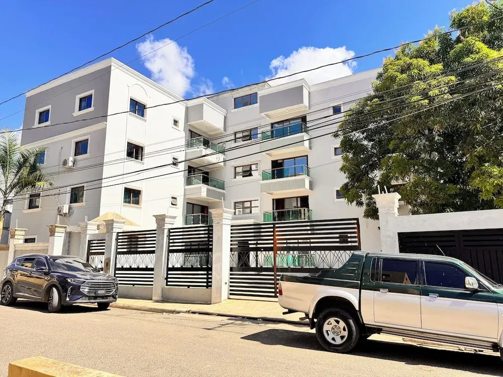 Enjoy Huge 4 Bedrooms, and 3 Bathrooms, 8 new Apartments