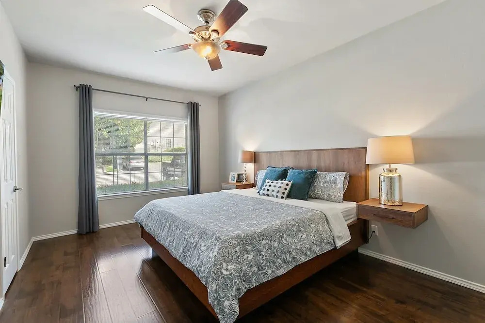 New! Modern Riverfront Apt 5blks to Schlitterbahn!