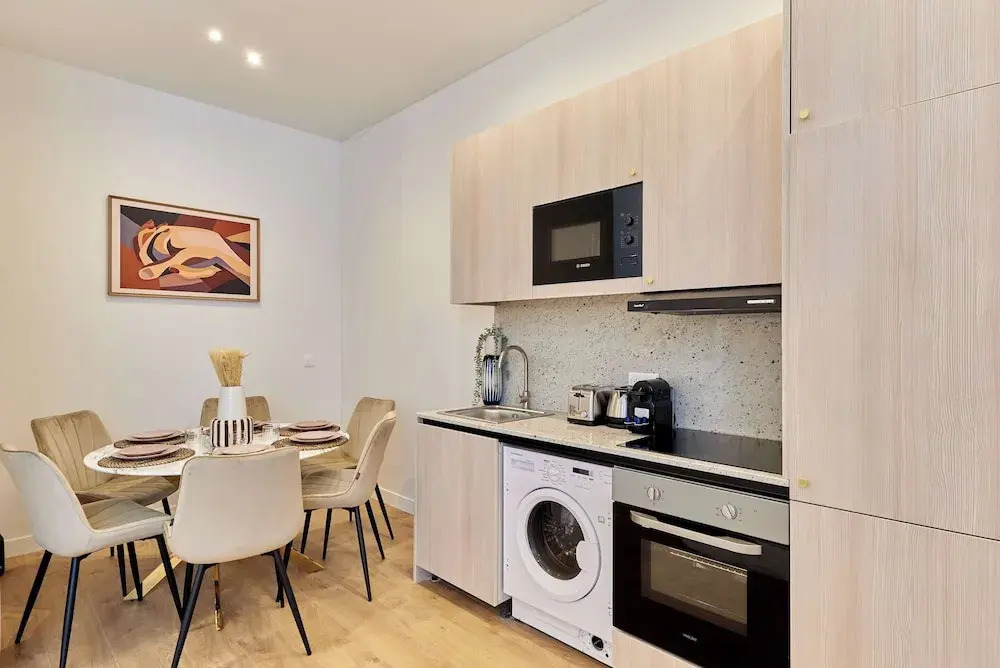 Residence with AC apartments Buttes Chaumont Park