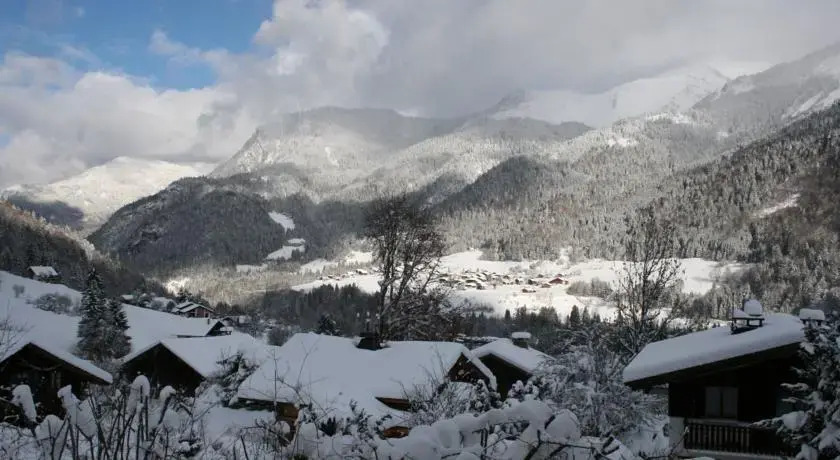Chalet blanc bleu