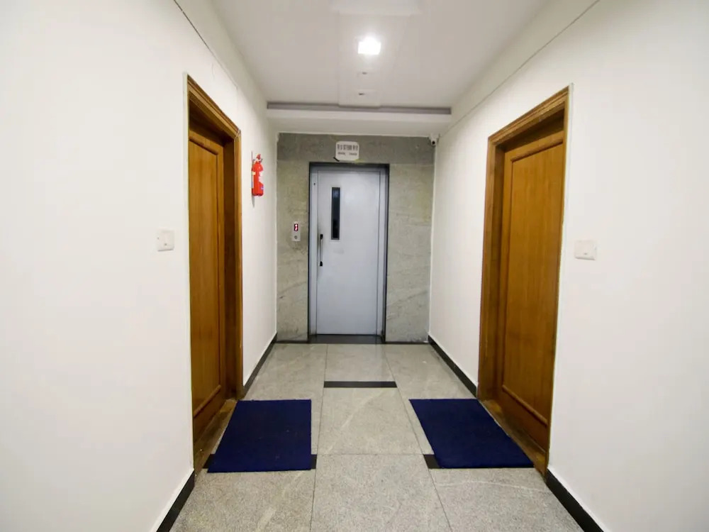 OYO 7504 Apartment Falcons Nest