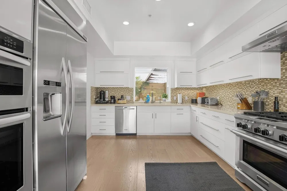 Laurel Ridge: Elevated Canyon Escape With Spa-like Living & Style