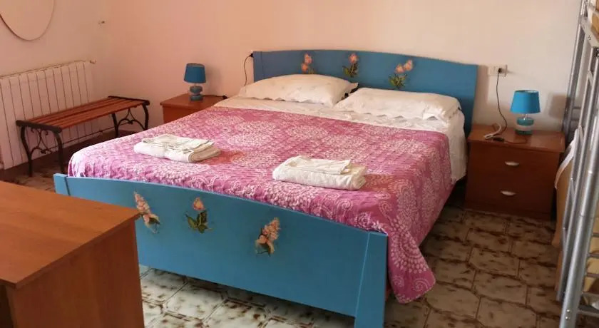Guest House Tra Rocce E Mare