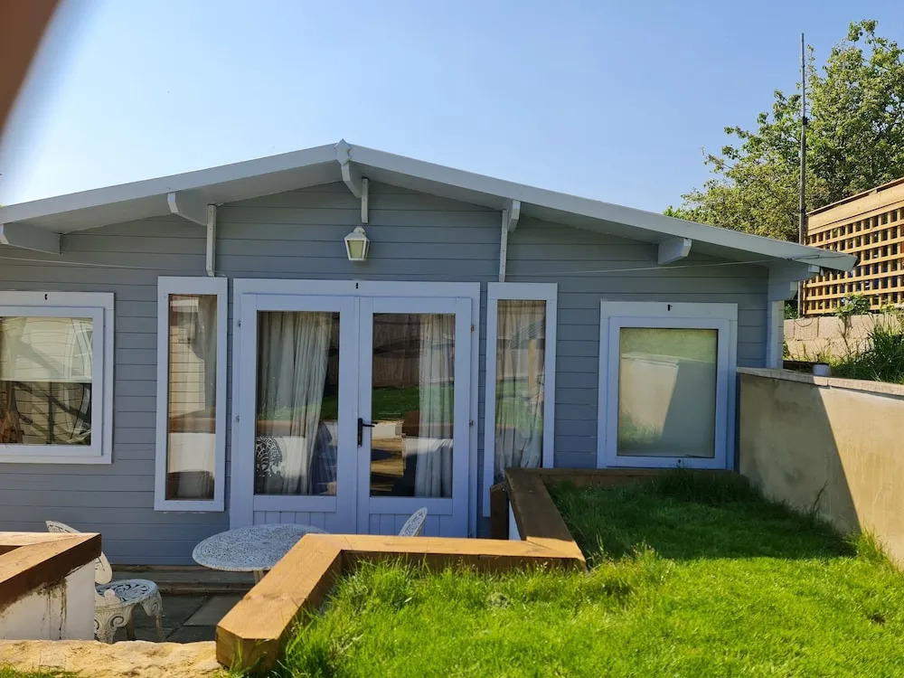 Pet Friendly Private Cabin Town Eurotunnel Beach