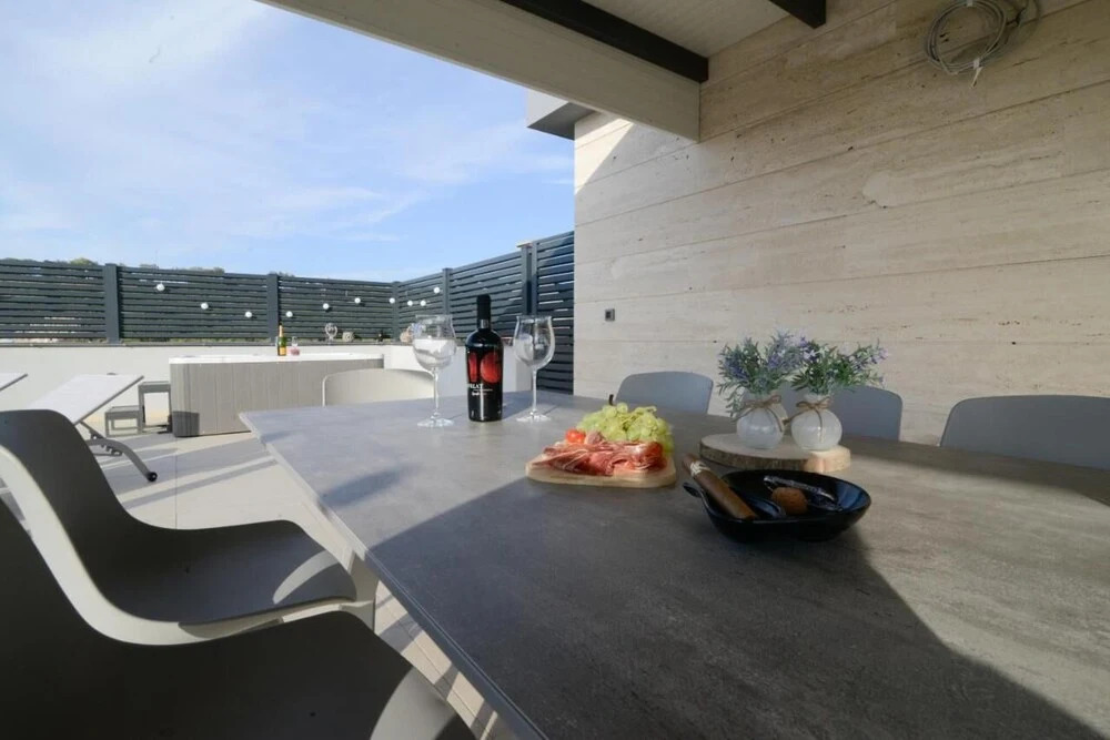 Rooftop apartment Jadera