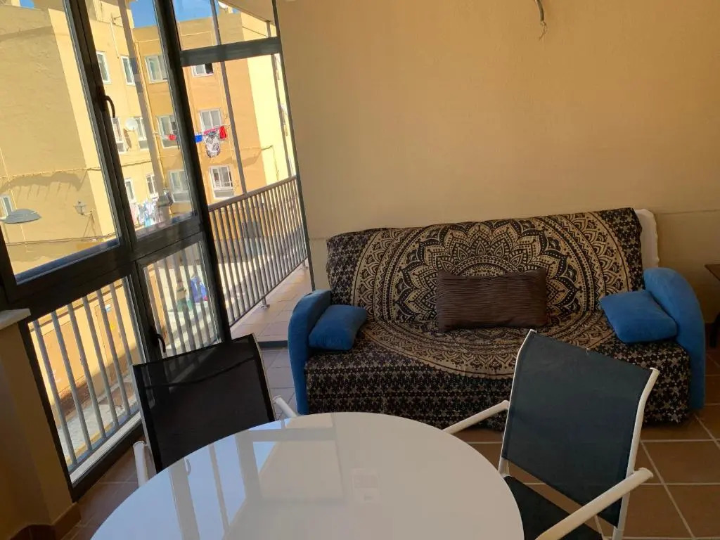 Precioso Apartamento 1 dormitorio 1 Room con Piscina junto al mar