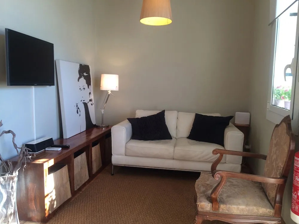 Avenida Apartments Giralt