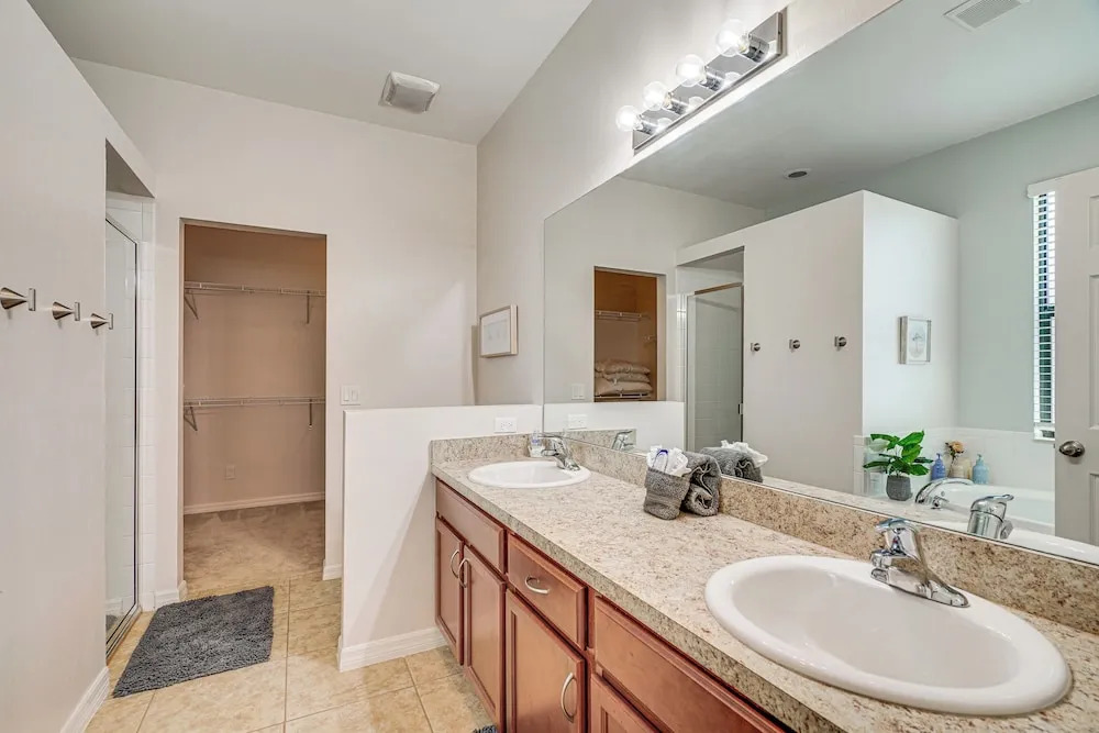 6 Mi to Beach: Cape Coral Home w/ Screened Lanai