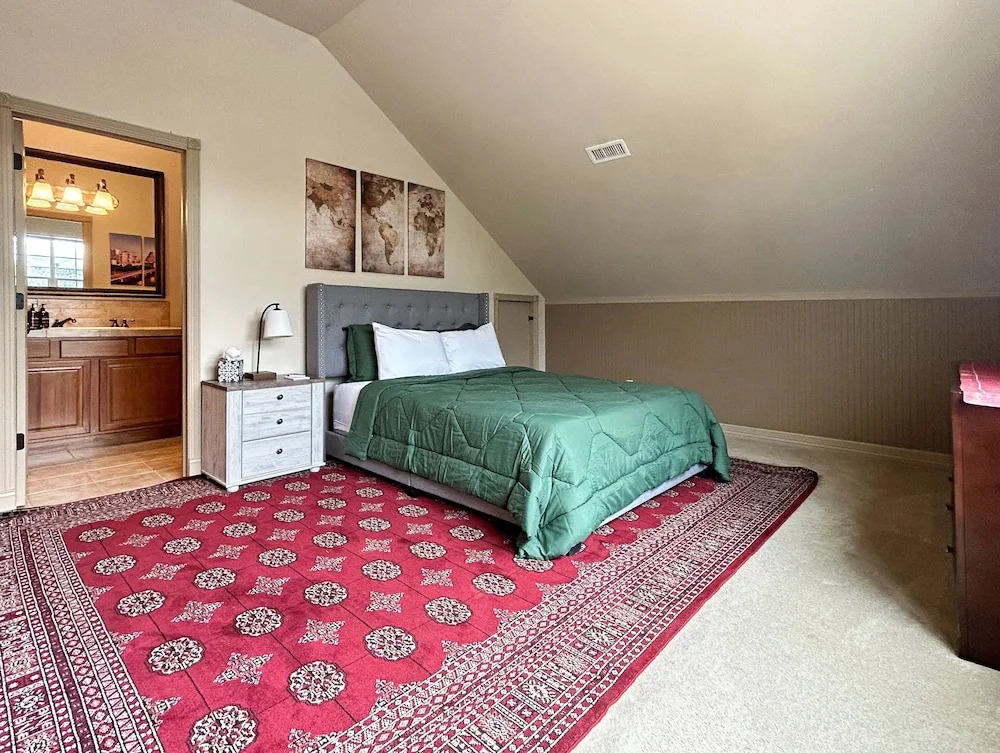 Victorian Chateau Retreat 3 Bedroom Townhouse