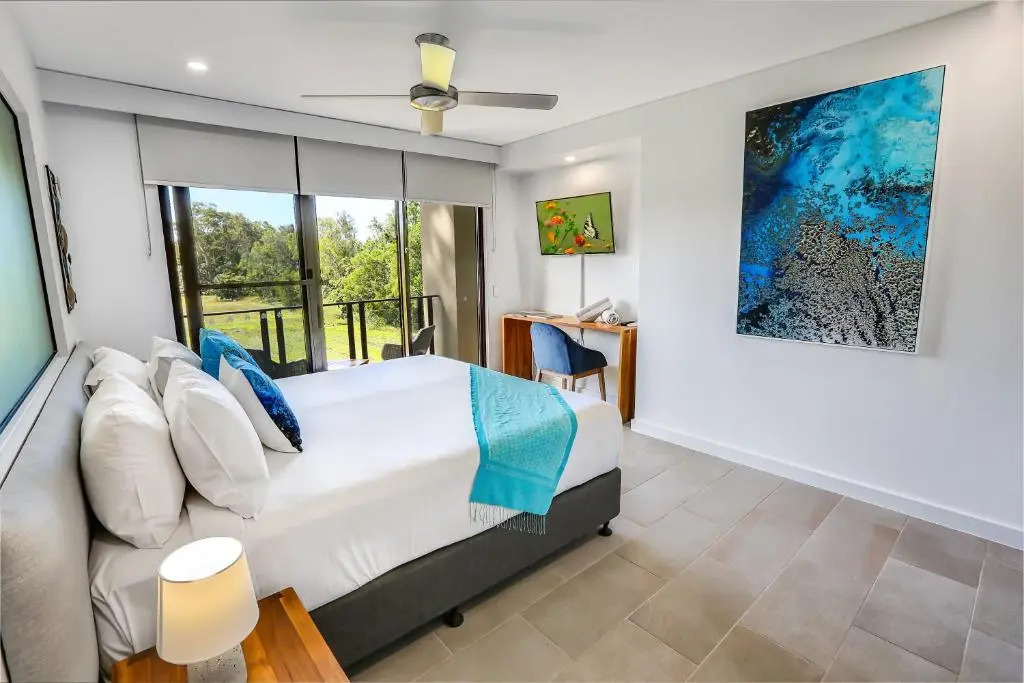 Elysium Private Accommodation at Triton by the Sea
