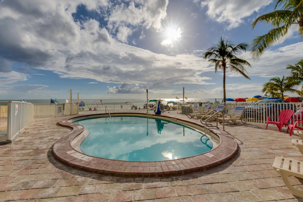 Pierview Hotel and Suites